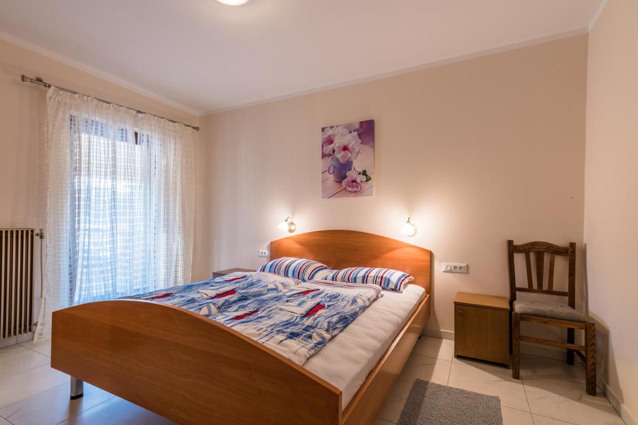 Pansion Dujmovic 2 Aparthotel โพราต ภายนอก รูปภาพ